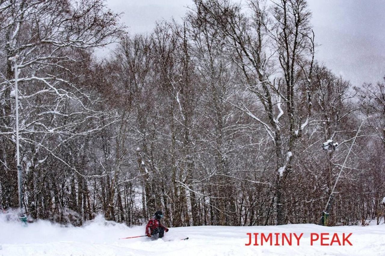 2 Bed Berkshire Getaway Minutes To Jiminy Peak Ski ハンコック エクステリア 写真